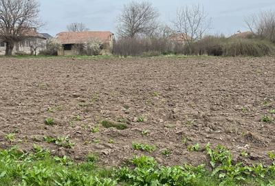 Teren de 2617 mp, în Brastavățu