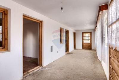 Casa cu teren generos in orasul Pecica - 1