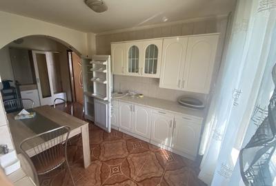 Apartament de 78 mp , 3 camere decomandat et.3/4 in Lapus (Sucpi)