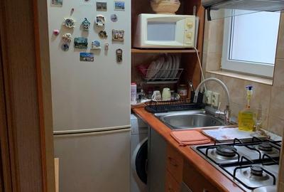 Apartament cu 2 camere decomandat în Berceni