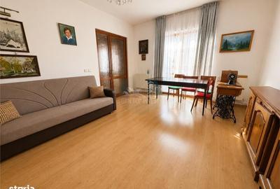 Casă cu 4 camere decomandat în Lupeni