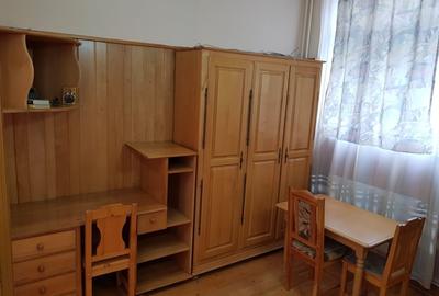 Spațiu comercial, de 20 mp, în Central - 3