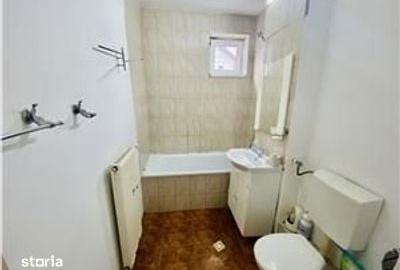 Apartament cu 3 camere decomandat în Vasile Aaron - 2