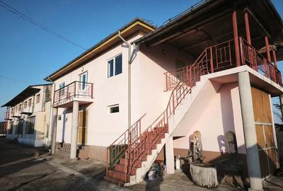 Casă cu 15 camere cu Teren 6500 Mp în Sutești - 11