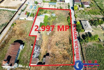Casă cu 5 camere cu Teren 2997 Mp în Central - 2
