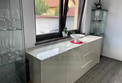 Casă cu 4 camere cu Canalizare în Central - 3