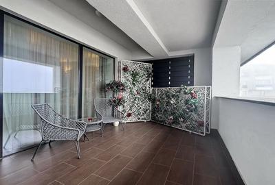 Priveliste spre masivul Postavarul - 10