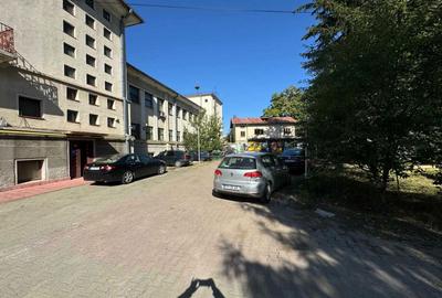 Spațiu comercial, de 3,167 mp, în Central - 8