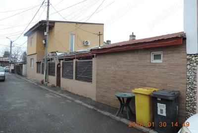 Casă cu 5 camere cu Teren 144 Mp în Rahova - 2