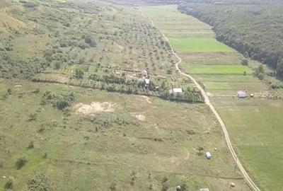 Teren de 2700 mp, în Curtești - 2
