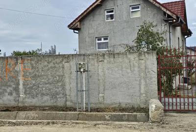 Casa P+1+M, 210mp,compusa din 9 Dormitoare, 3 bai, bucatarie neterminata + 900mp Casa P+1+M, 210mp,compusa din 9 Dormitoare, 3 bai, bucatarie neterminata + 900mp - 6