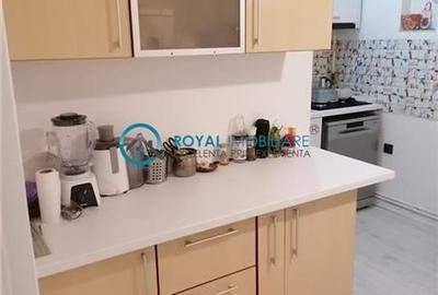 Royal Imobiliare -Inchiriere apartament 3 camere zona Democratiei - 9