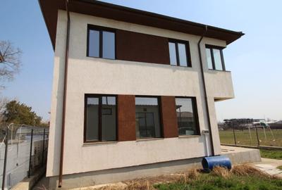 Casa in Cartierul Agigea ,O ZONA LINISTITA ,CU TOATE UTILITATILE - 2