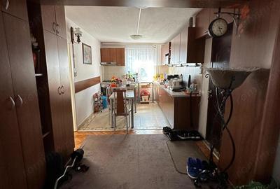Apartament cu 4 camere decomandat în P-ța Unirii - 5