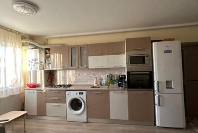 Apartament cu 3 camere decomandat, mobilat în Baciu