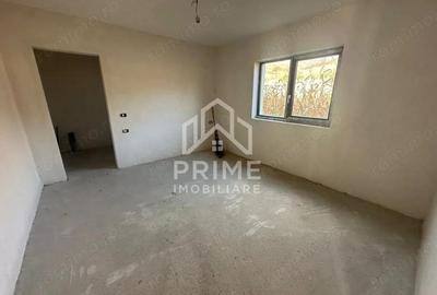 Casă cu 3 camere cu Teren 450 Mp în Ampoița