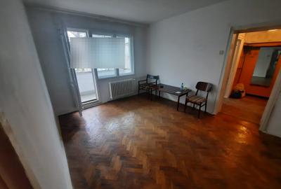 Apartament 2 camere, etaj 1/4, zona Podu Ros - 2