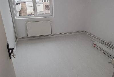 Apartament cu 2 camere semidecomandat în Calea București - 1