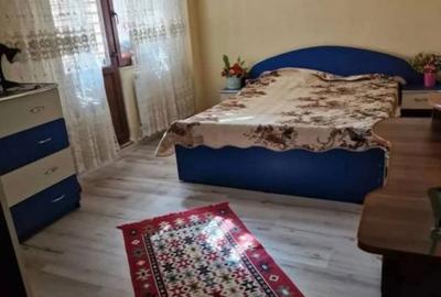 Apartament cu 4 camere decomandat, mobilat în Central - 1