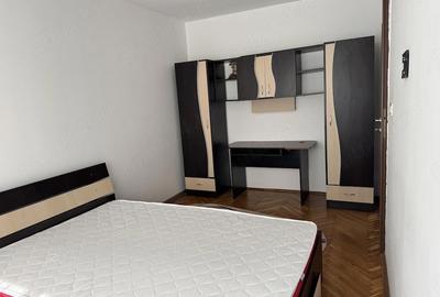 Apartament cu 3 camere semidecomandat în Girocului - 10