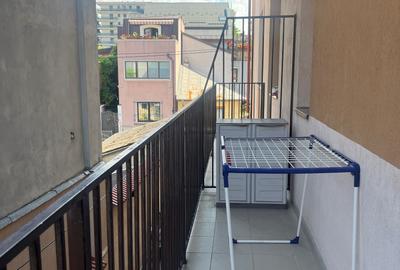 Apartament cu 3 camere semidecomandat în Central - 4