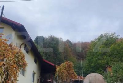 Casă cu 4 camere cu Teren 1500 Mp în Cornu