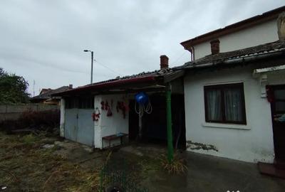 Casă cu 5 camere cu Canalizare în Central - 14