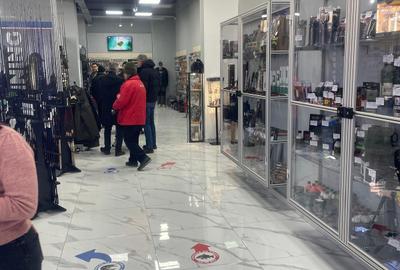 Spatiu comercial imobil nou, ideal maket,sala sport, showroom, clinica, etc - 1