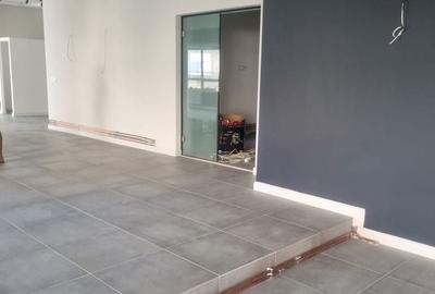 Spațiu comercial, de 200 mp, în Central - 1