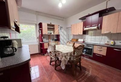 Casă cu 7 camere cu Canalizare în Girocului - 1