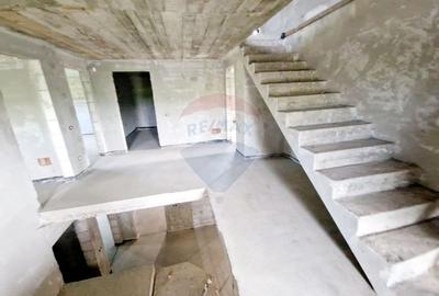 Casă individuală cu 15 camere cu Garaj în Girov - 7