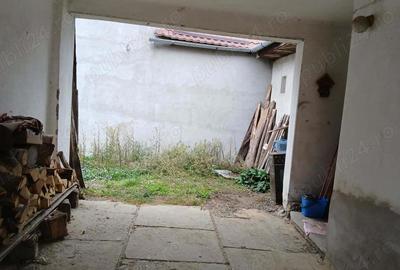 Casă cu 2 camere cu Teren 296 Mp în Teregova - 2