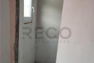 RECO Garsoniera nerenovata zona Suncuius - 4