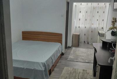 Garsonieră decomandată în Unirii Sud