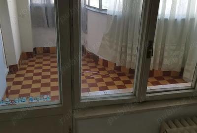 De vanzare apartament 3 camere decomandat, B-dul Dacia, Oradea - 8