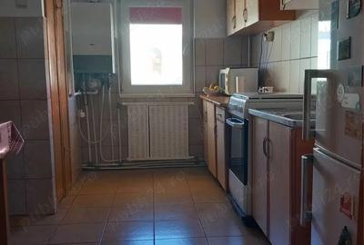 Apartament de vanzare - 4