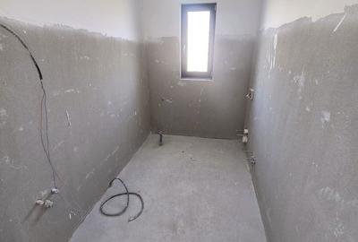 Casă cu 4 camere cu Teren 465 Mp în Central - 14