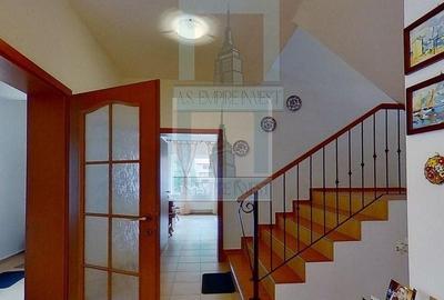 Vilă deosebită cu 6 camere în zona Șchei, Brașov - 11