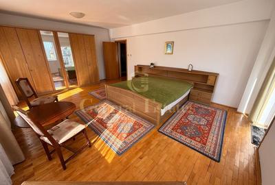 Casă individuală cu 7 camere cu Teren 1170 Mp în Tractorul - 5