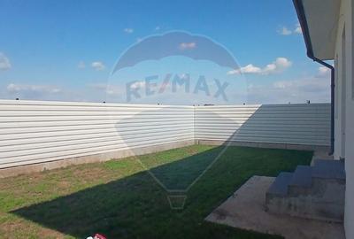 Casă cu 3 camere cu Teren 273 Mp în Crevedia - 11