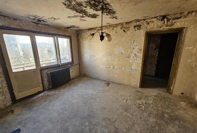 Apartament cu 2 camere semidecomandat în Micro I - 11