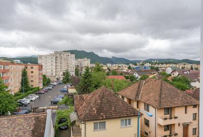 Apartament cu 4 camere, decomandat, zona Faget! - 1