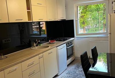 Apartament cu 3 camere decomandat în Astra - 4