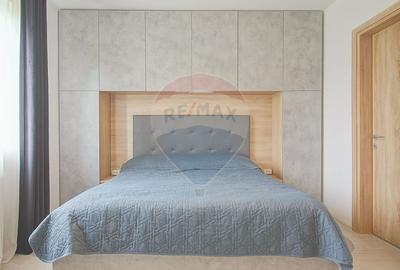 Apartament cu 3 camere decomandat în Tractorul - 16