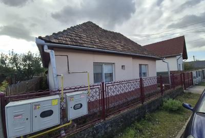 Casă cu 4 camere în Central - 2