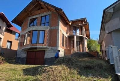 Teren 10 ari cu casa la rosu 240 mp, plus garaj-Valea Rusului, panorama oras - 1