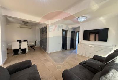 Ideala pentru familii sau grupuri - Vila cu 7 camere in Mamaia Nord - 3