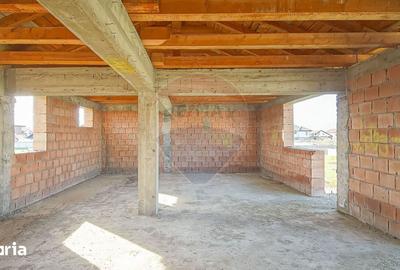 Casă cu 6 camere cu Teren 462 Mp în Sânpetru - 5