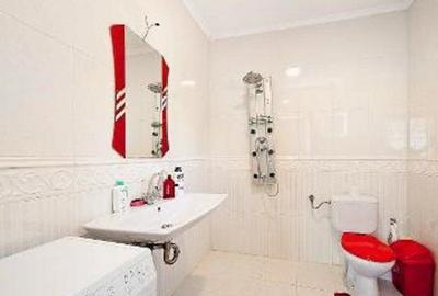 Casa P+1E si teren 370 mp, singur in curte - Piata Centrala - 25