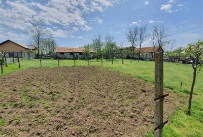 Casă cu 7 camere cu Teren 1400 Mp în Căldărăști - 1